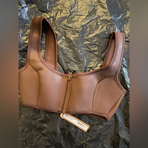 SKIMS Rubberized Scuba Swim Scoop Neck Bikini Top xxs - Picture 8 of 10